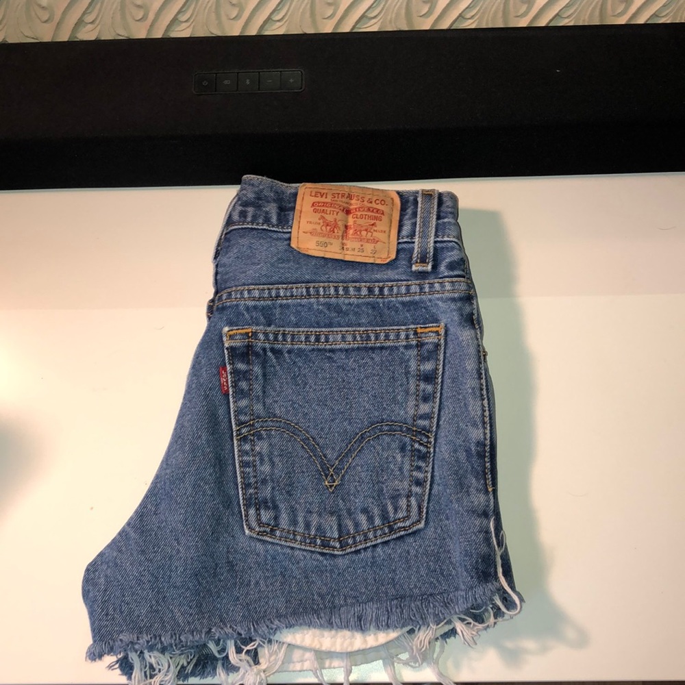 Size 25 Levi’s shorts